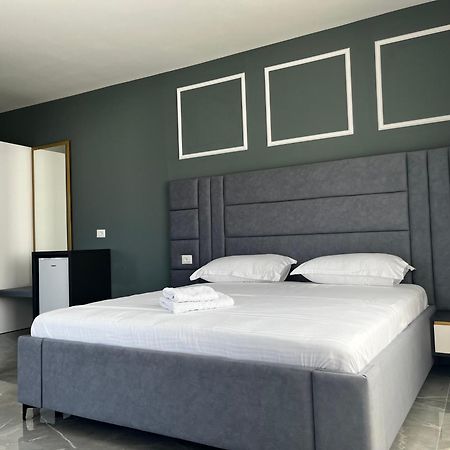 Leodori 3 Suites Shëngjin エクステリア 写真
