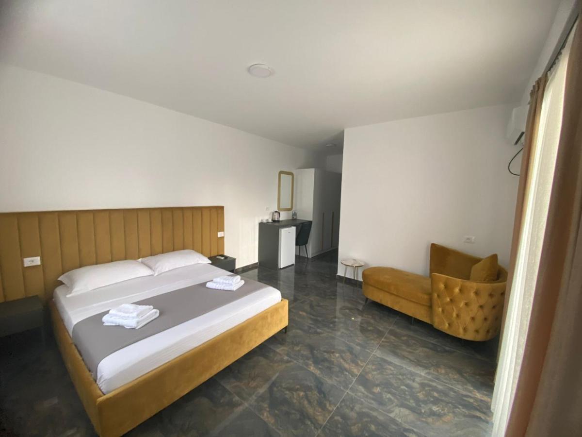 Leodori 3 Suites Shëngjin エクステリア 写真