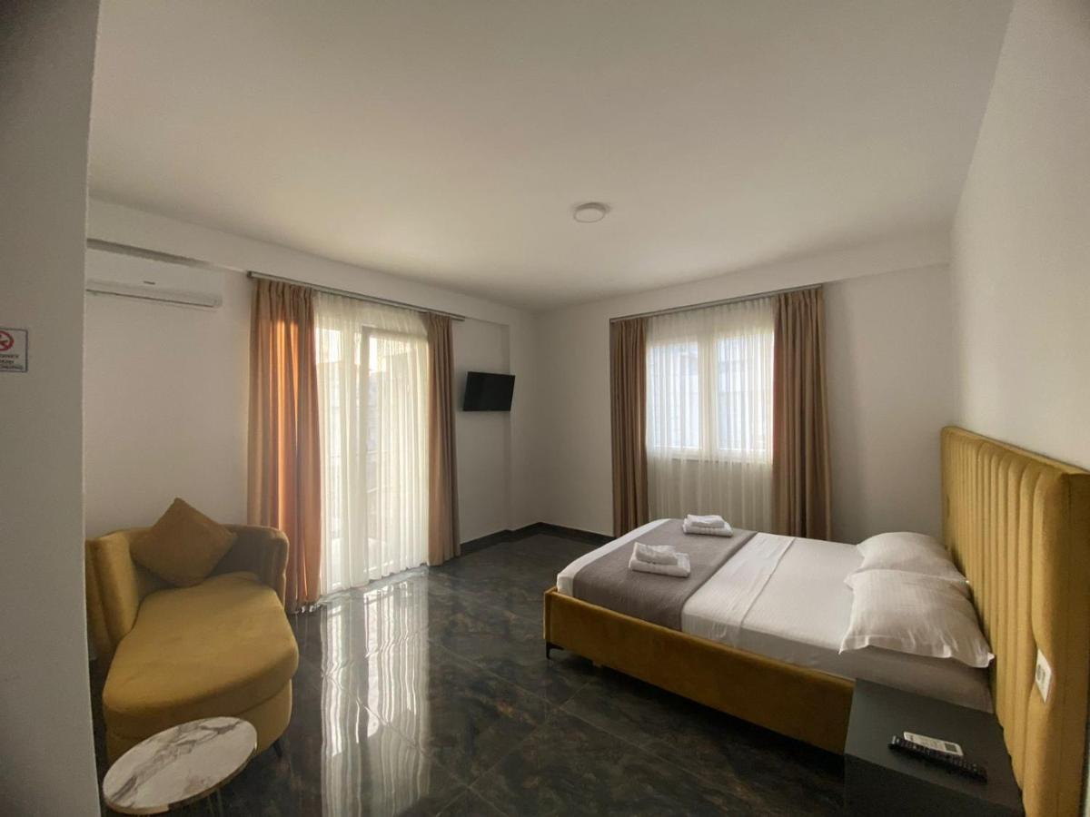 Leodori 3 Suites Shëngjin エクステリア 写真